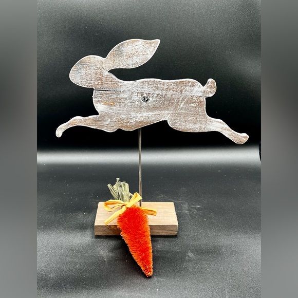 Distressed Wood Bunny on Post - Picture 7 of 15